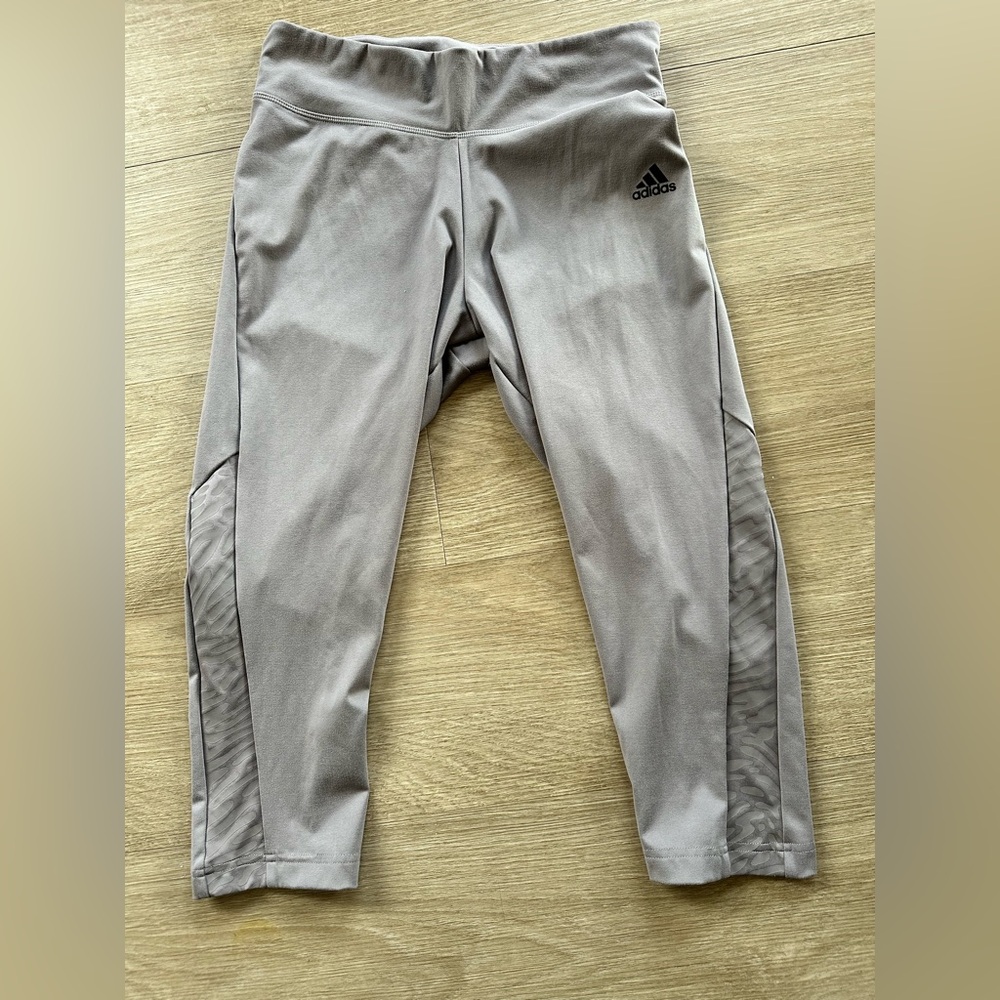 Adidas Women's Gray Capris Leggings